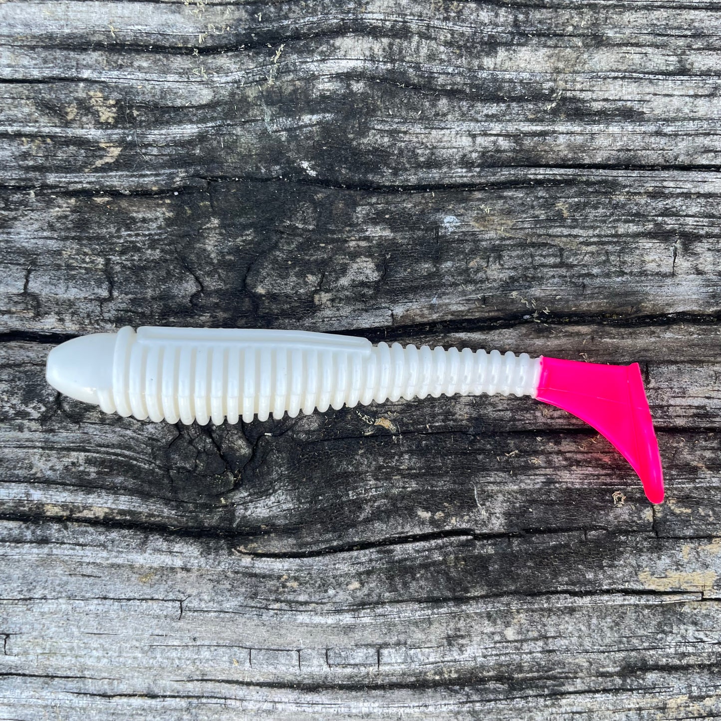 Flats Shad Retro w/Pink Tail 3.8”