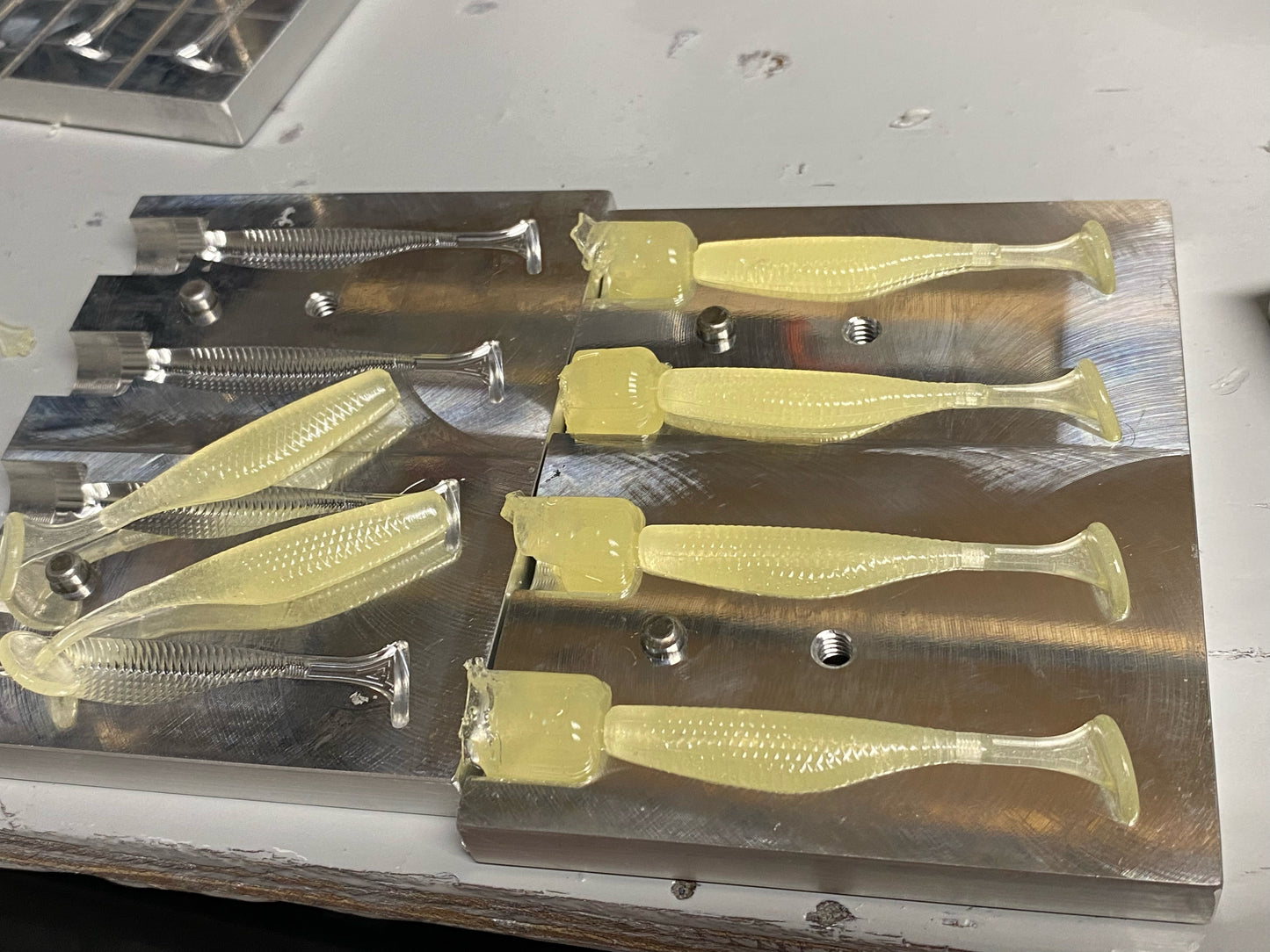 Thumper Ghost Glow 3.8"