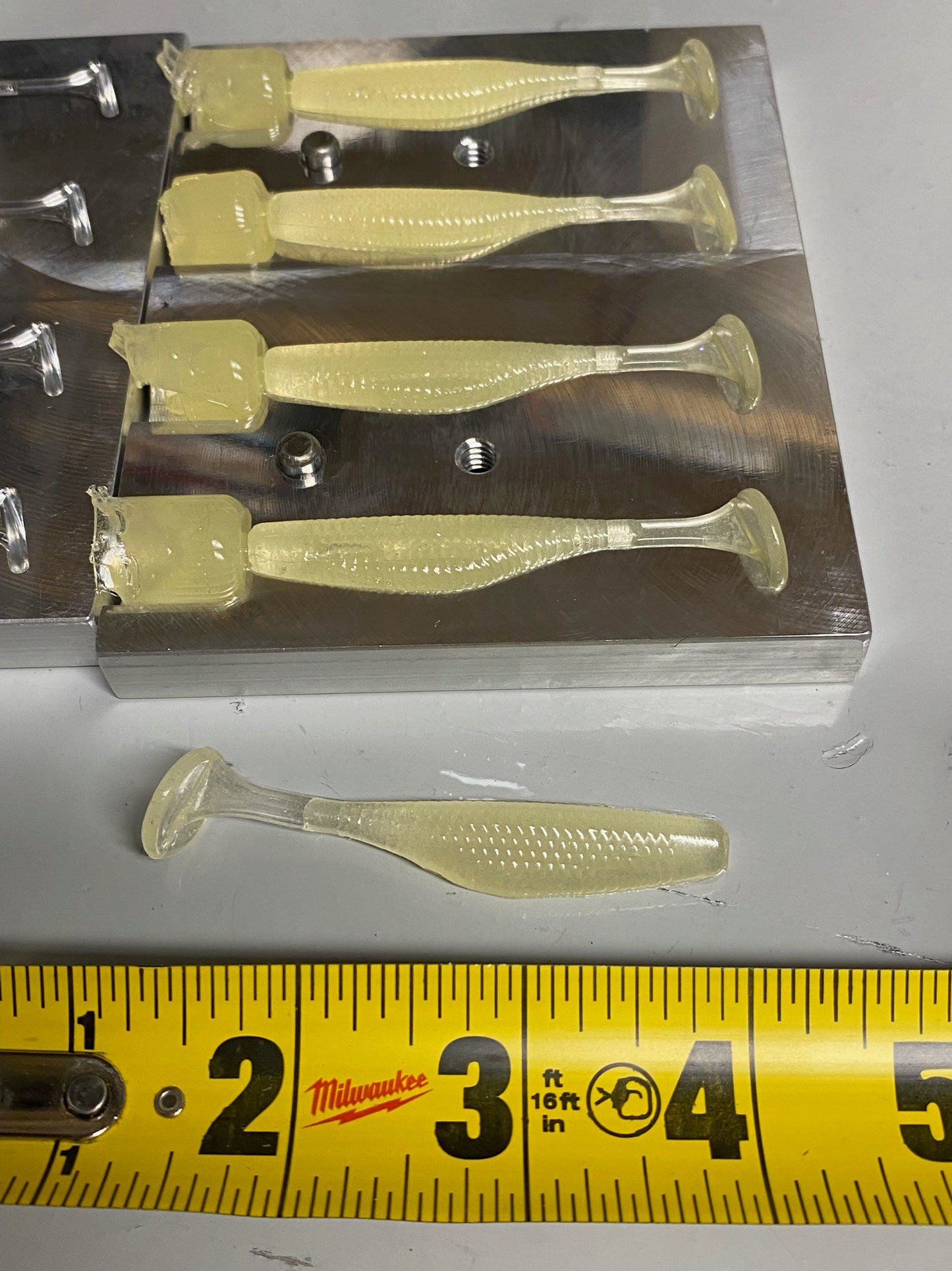 Thumper Ghost Glow 2.5"