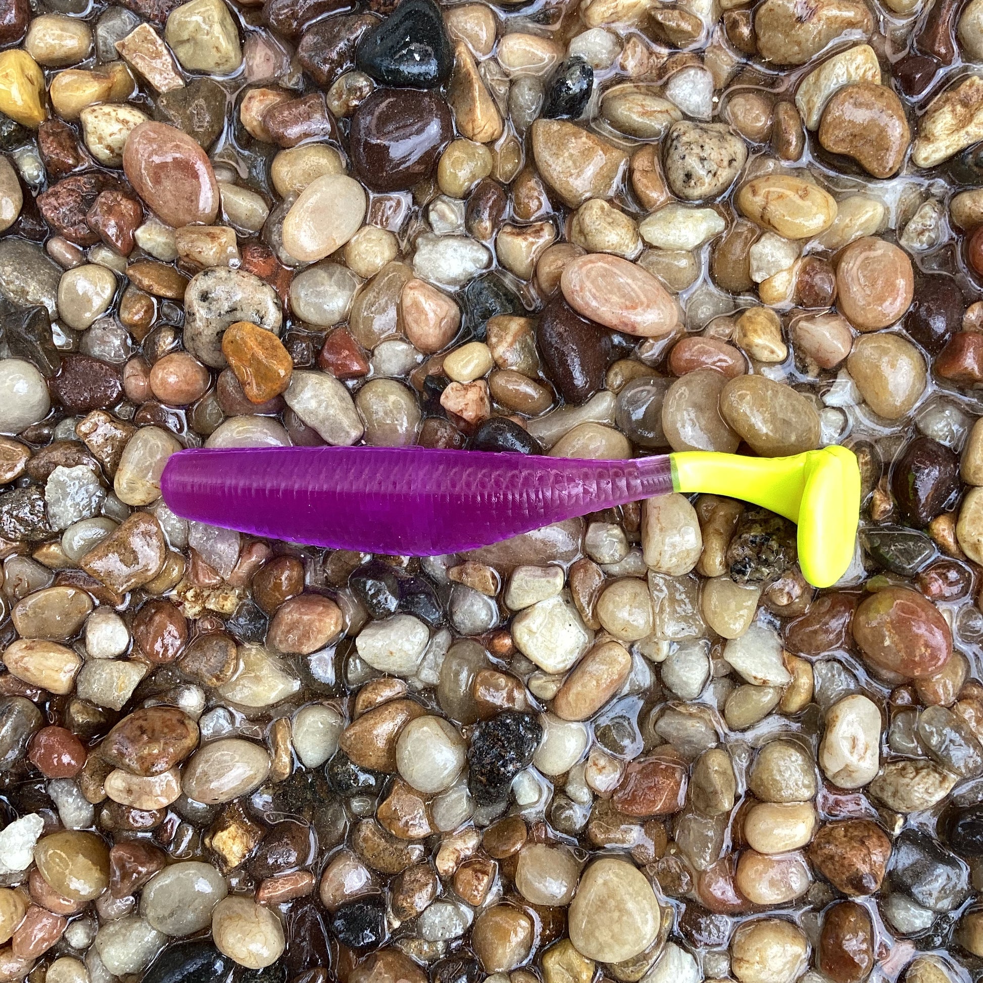 fishing ape lure Thumper Grape Ape w/Chartreuse Tail 2.5"